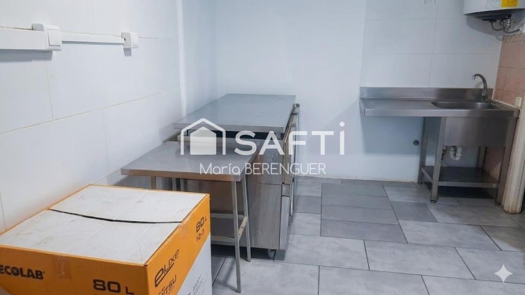 Gewerbe zu verkaufen in Barcelona Stadt - 200.000 € (Ref: 9845344)