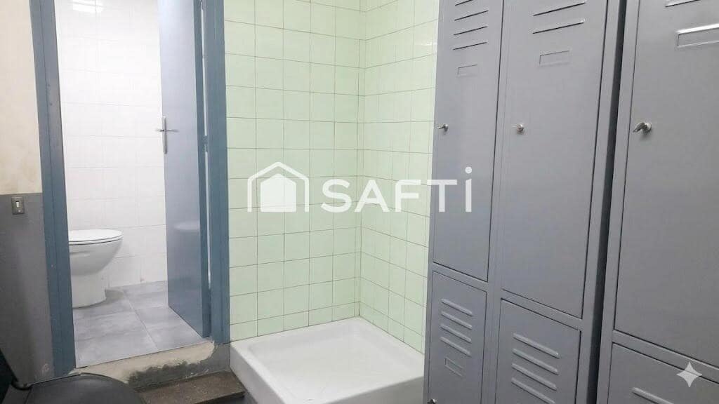 Commercial for sale in Barcelona city - € 1,700,000 (Ref: 9845345)