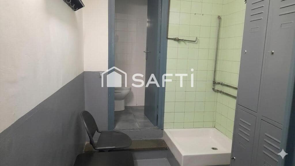Commercial for sale in Barcelona city - € 1,700,000 (Ref: 9845345)
