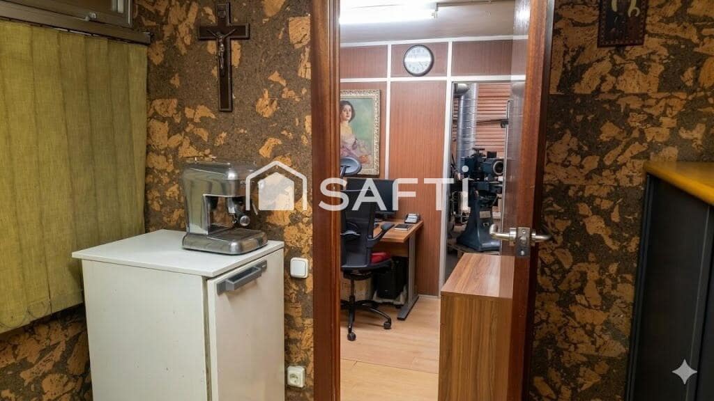 Commercial for sale in Barcelona city - € 1,700,000 (Ref: 9845345)