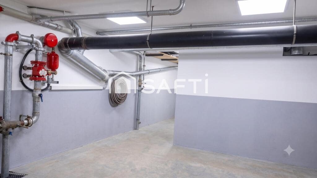 Commercieel te koop in Barcelona stad - € 1.700.000 (Ref: 9845345)