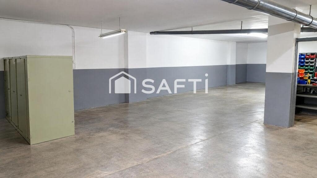 Commercieel te koop in Barcelona stad - € 1.700.000 (Ref: 9845345)