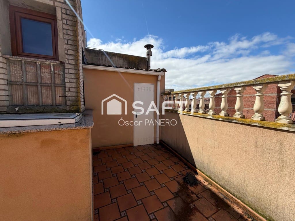 Büro zu verkaufen in La Baneza - 182.000 € (Ref: 9845346)