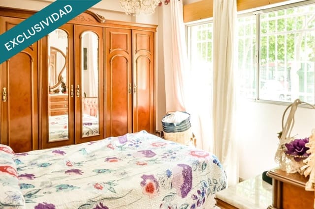 3 soverom Leilighet til salgs i Poligono Cartuja - La Paz, Granada by - € 130 000 (Ref: 9845349)