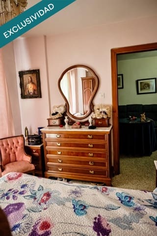 3 soverom Leilighet til salgs i Poligono Cartuja - La Paz, Granada by - € 130 000 (Ref: 9845349)