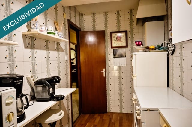 3 soverom Leilighet til salgs i Poligono Cartuja - La Paz, Granada by - € 130 000 (Ref: 9845349)