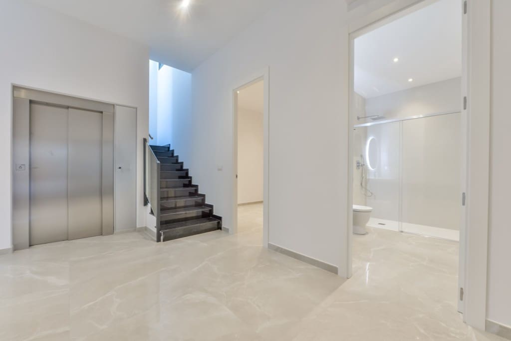 Chalet de 8 habitaciones en Finestrat en venta - 3.950.000 € (Ref: 9845608)