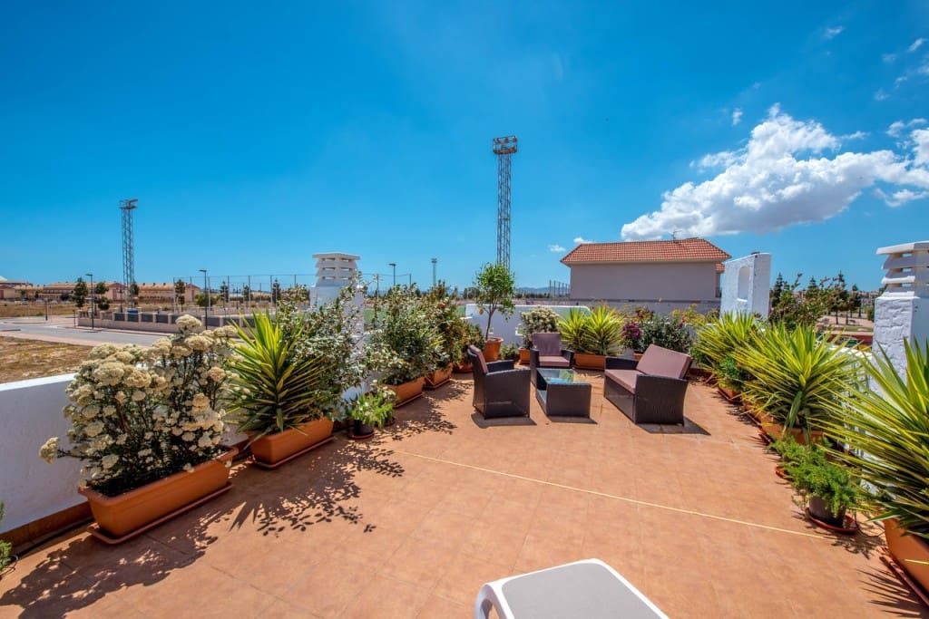3 slaapkamer Villa te koop in Los Alcazares - € 383.400 (Ref: 9845678)