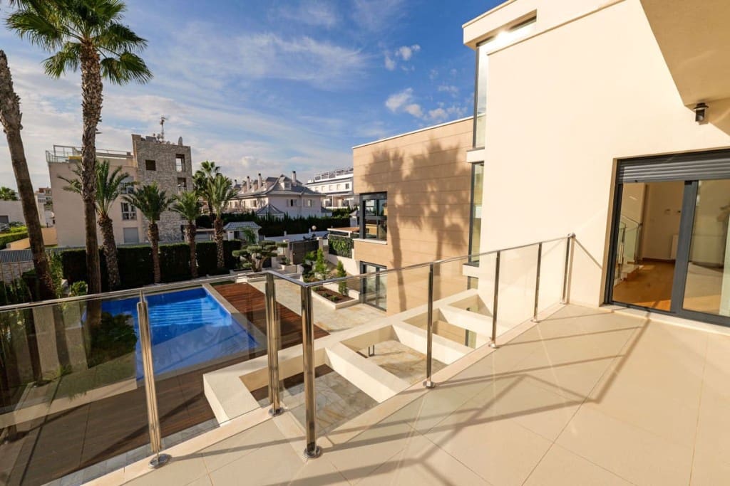 3 camera da letto Villa in vendita in Torrevieja - 1.630.000 € (Rif: 9845682)