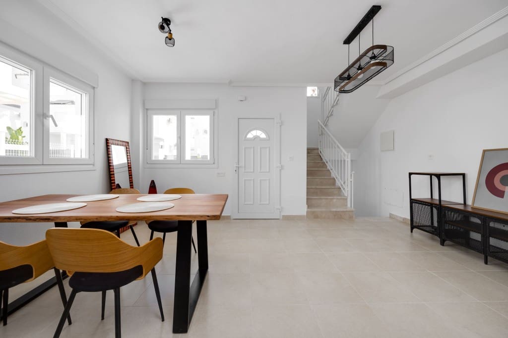 3 bedroom Villa for sale in San Fulgencio with pool - € 275,000 (Ref: 9845693)