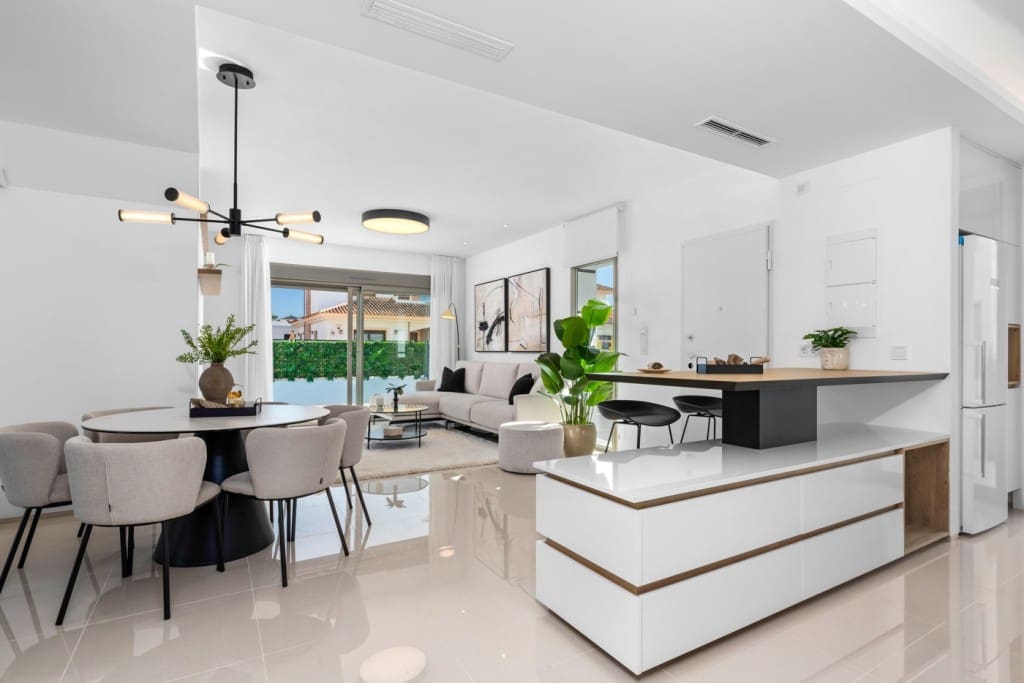 3 soveværelse Villa til salg i Los Alcazares med swimmingpool - € 544.841 (Ref: 9845701)