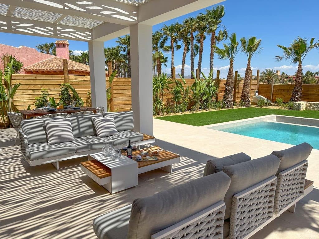 4 bedroom Villa for sale in Cuevas del Almanzora - € 1,050,000 (Ref: 9845770)