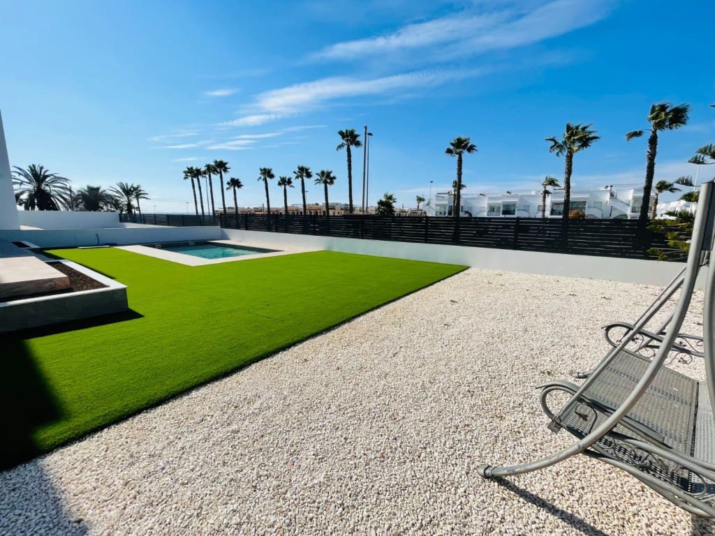 5 chambre Villa/Maison à vendre à Torrevieja - 1 200 000 € (Ref: 9846004)