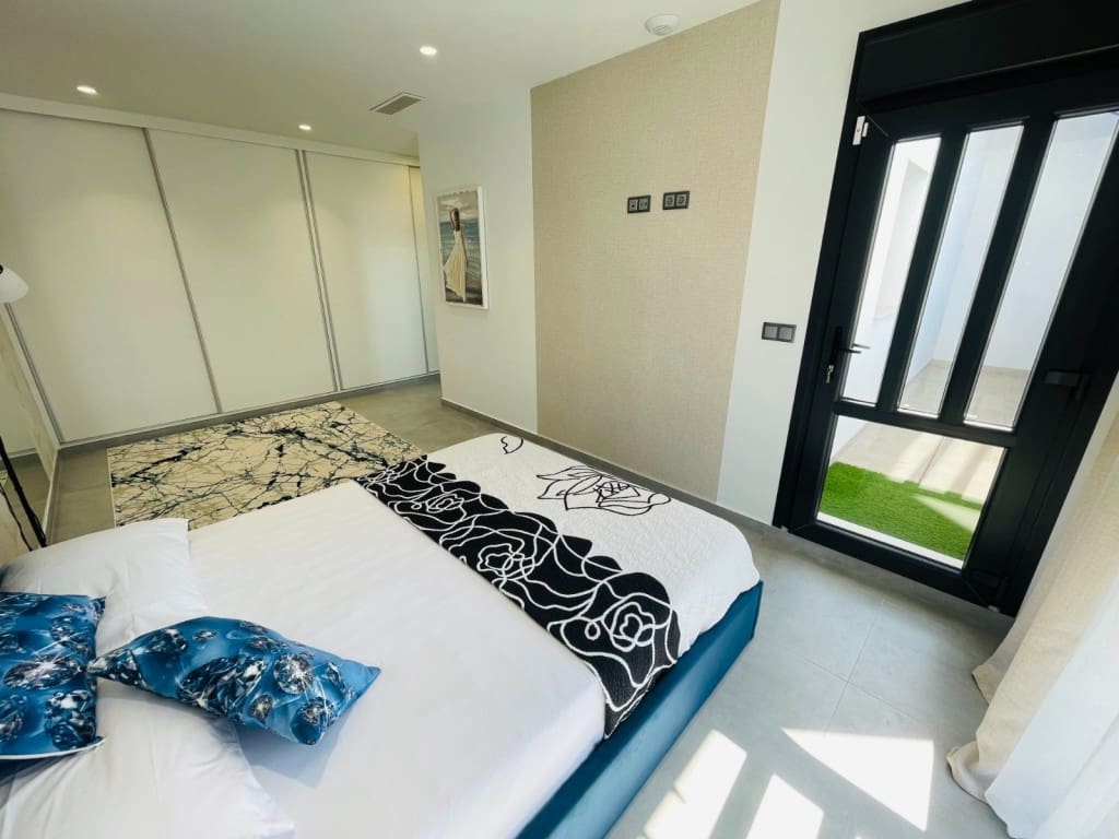 5 chambre Villa/Maison à vendre à Torrevieja - 1 200 000 € (Ref: 9846004)