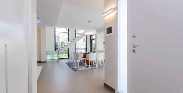 3 Zimmer Villa zu verkaufen in Dehesa de Campoamor, Orihuela - 1.195.000 € (Ref: 9846109)