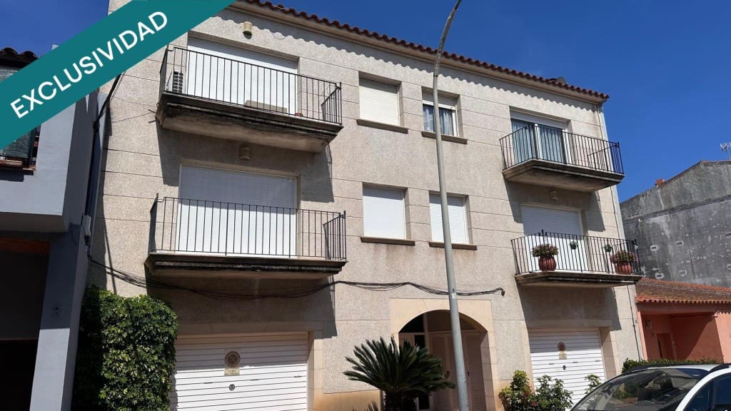 3 bedroom Apartment for sale in Calella de Palafrugell - € 185,000 (Ref: 9849254)