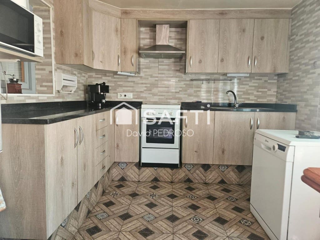 4 bedroom Terraced Villa for sale in Sant Jaume d'Enveja with garage - € 186,534 (Ref: 9849260)