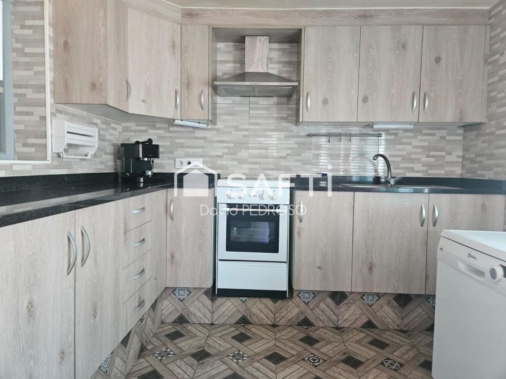 4 bedroom Terraced Villa for sale in Sant Jaume d'Enveja with garage - € 186,534 (Ref: 9849260)