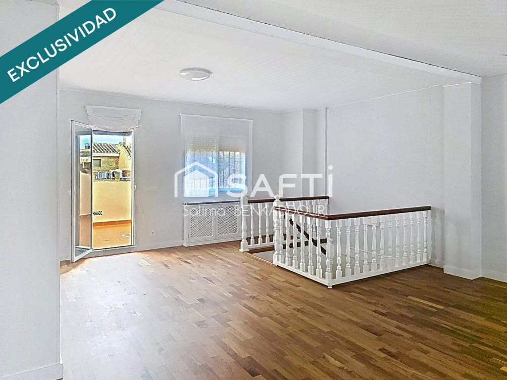 4 makuuhuone Rivitalo myytävänä paikassa Pucol mukana 
autotalli - 447 000 € (Ref: 9849263)