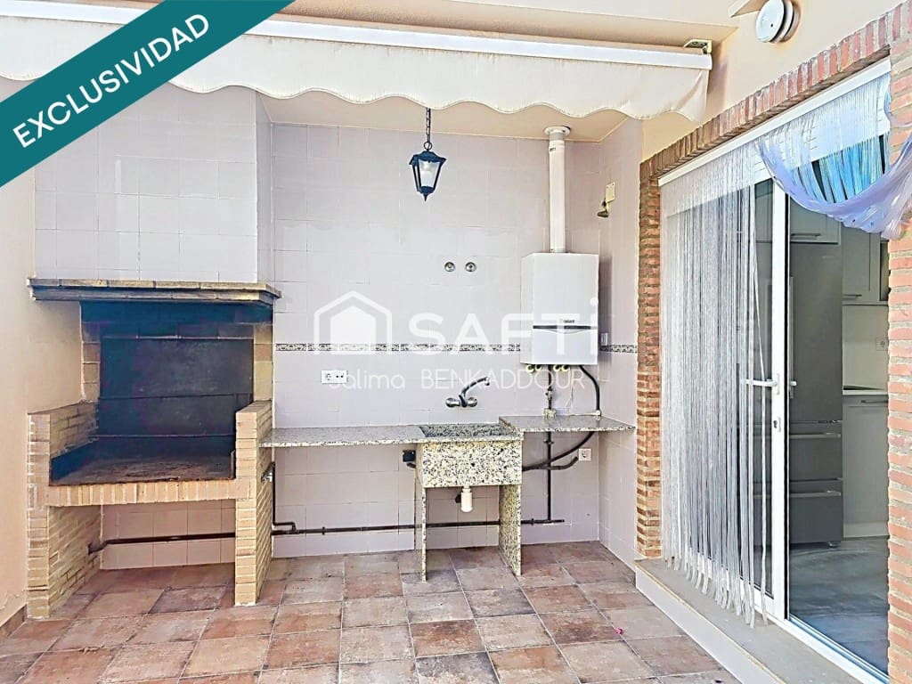4 makuuhuone Rivitalo myytävänä paikassa Pucol mukana 
autotalli - 447 000 € (Ref: 9849263)