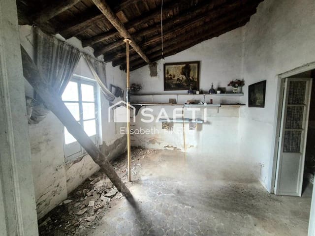 4 bedroom Terraced Villa for sale in Puebla de la Calzada with garage - € 150,000 (Ref: 9851104)