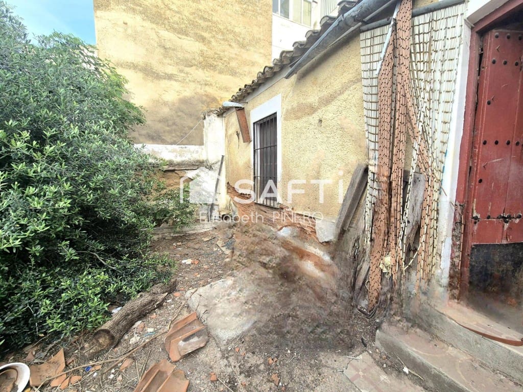 4 bedroom Terraced Villa for sale in Puebla de la Calzada with garage - € 150,000 (Ref: 9851104)