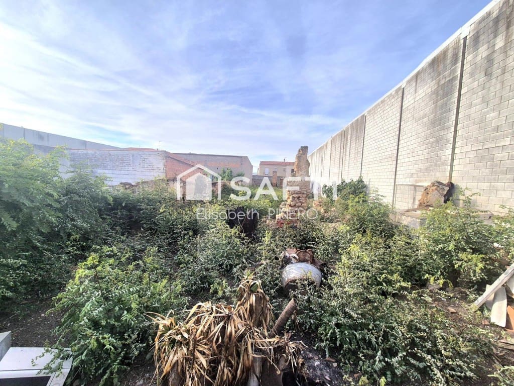 4 bedroom Terraced Villa for sale in Puebla de la Calzada with garage - € 150,000 (Ref: 9851104)