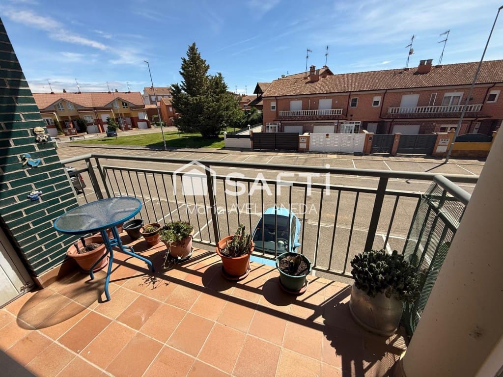 1 bedroom Apartment for sale in Valencia de Don Juan with garage - € 69,000 (Ref: 9851107)