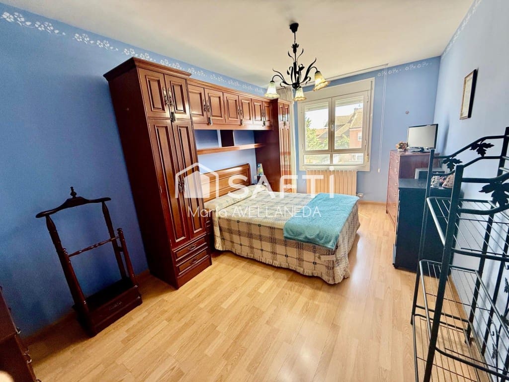 1 bedroom Apartment for sale in Valencia de Don Juan with garage - € 69,000 (Ref: 9851107)