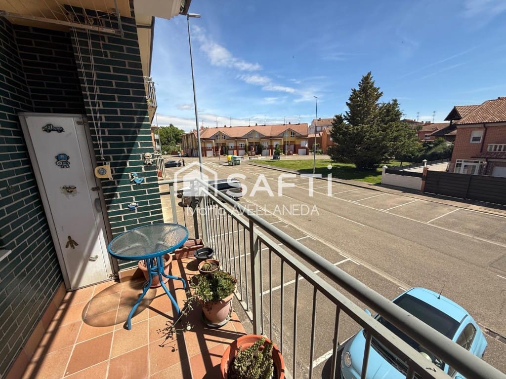 1 bedroom Apartment for sale in Valencia de Don Juan with garage - € 69,000 (Ref: 9851107)
