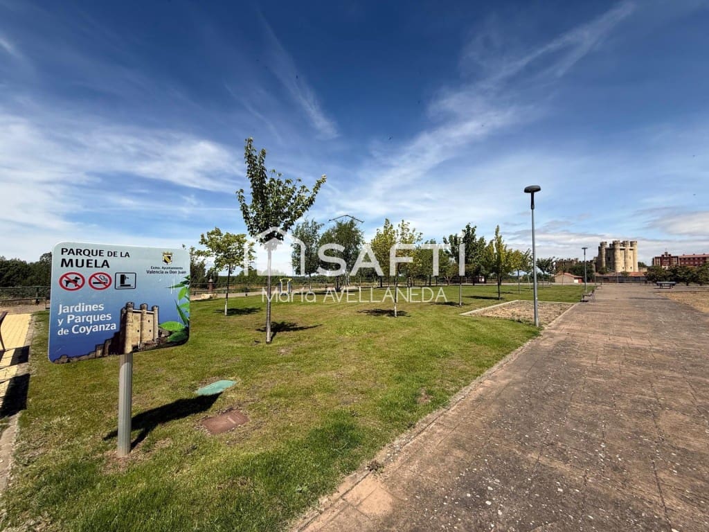 1 bedroom Apartment for sale in Valencia de Don Juan with garage - € 69,000 (Ref: 9851107)