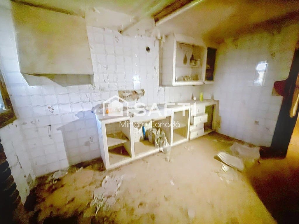 6 soveværelse Finca/Landehus til salg i Albinyana - € 240.000 (Ref: 9851109)