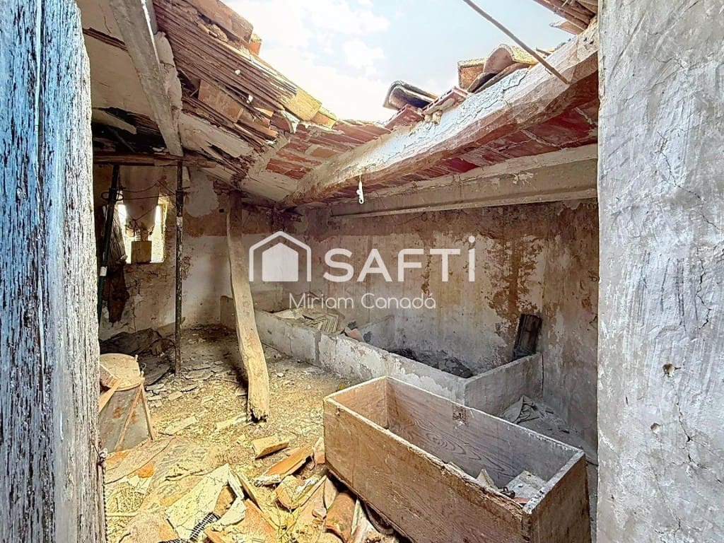 6 soveværelse Finca/Landehus til salg i Albinyana - € 240.000 (Ref: 9851109)