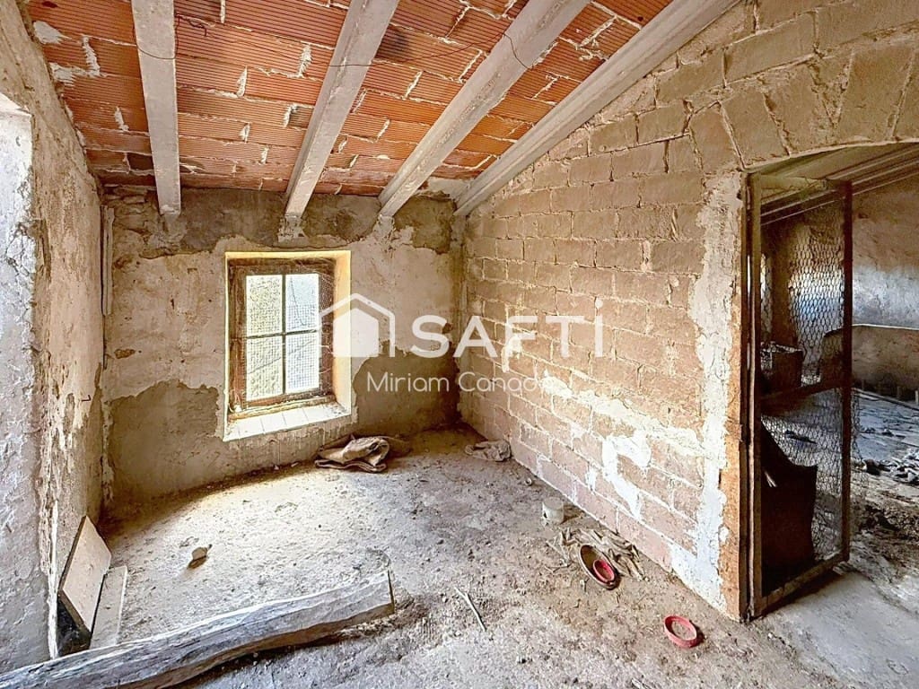 6 soveværelse Finca/Landehus til salg i Albinyana - € 240.000 (Ref: 9851109)