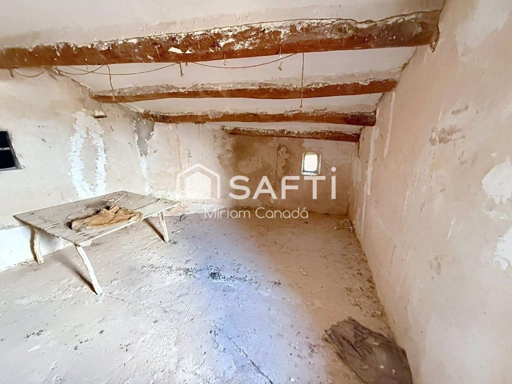 6 soveværelse Finca/Landehus til salg i Albinyana - € 240.000 (Ref: 9851109)