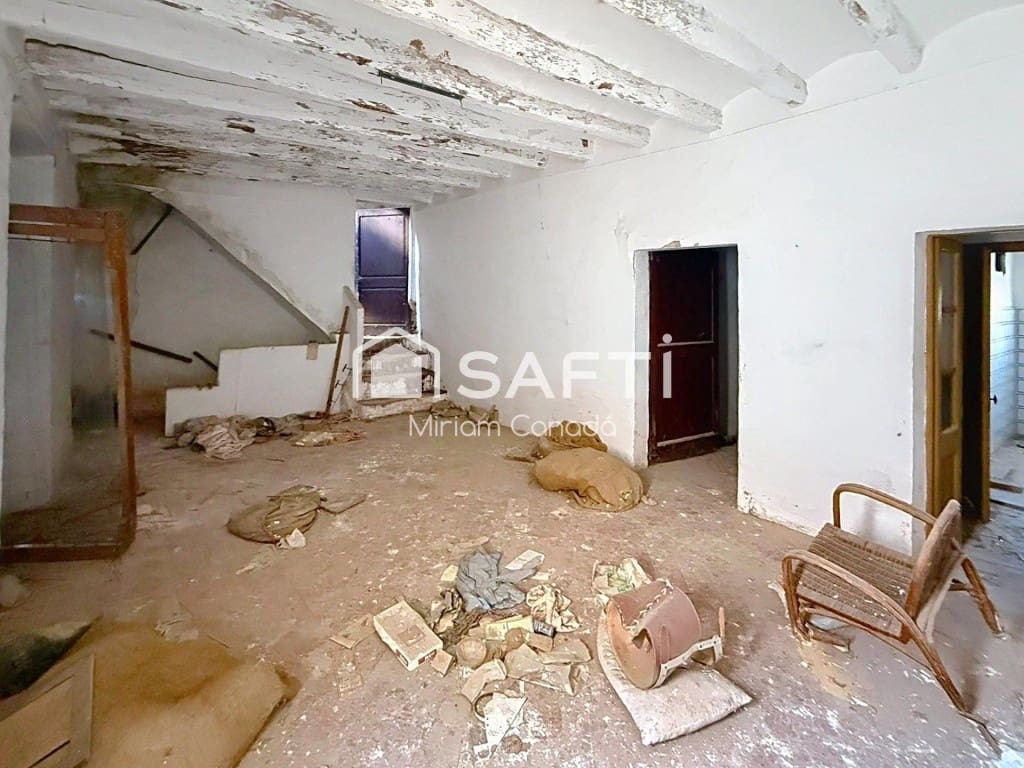 6 soveværelse Finca/Landehus til salg i Albinyana - € 240.000 (Ref: 9851109)