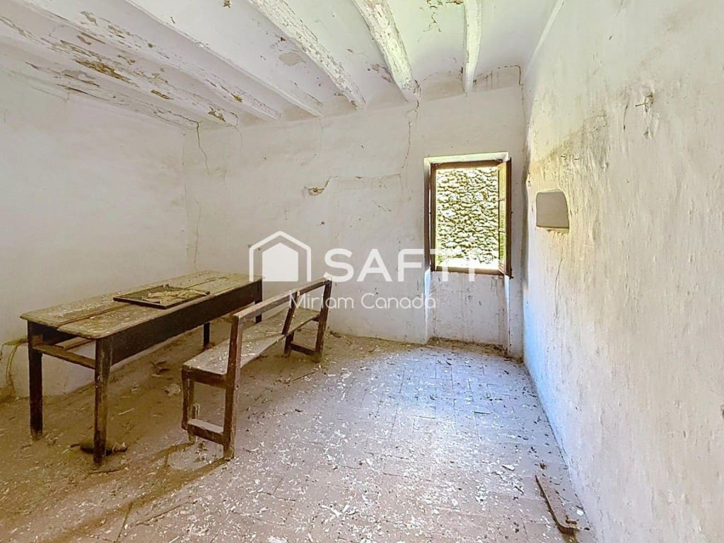 6 soveværelse Finca/Landehus til salg i Albinyana - € 240.000 (Ref: 9851109)