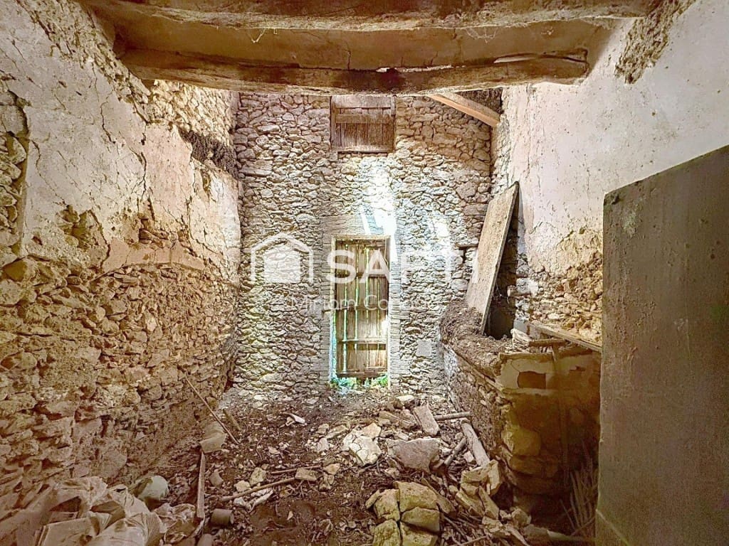 6 soveværelse Finca/Landehus til salg i Albinyana - € 240.000 (Ref: 9851109)
