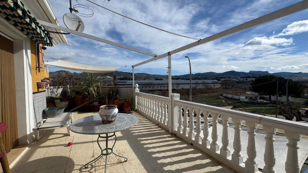 4 bedroom Villa for sale in Sax with pool garage - € 359,999 (Ref: 9851110)