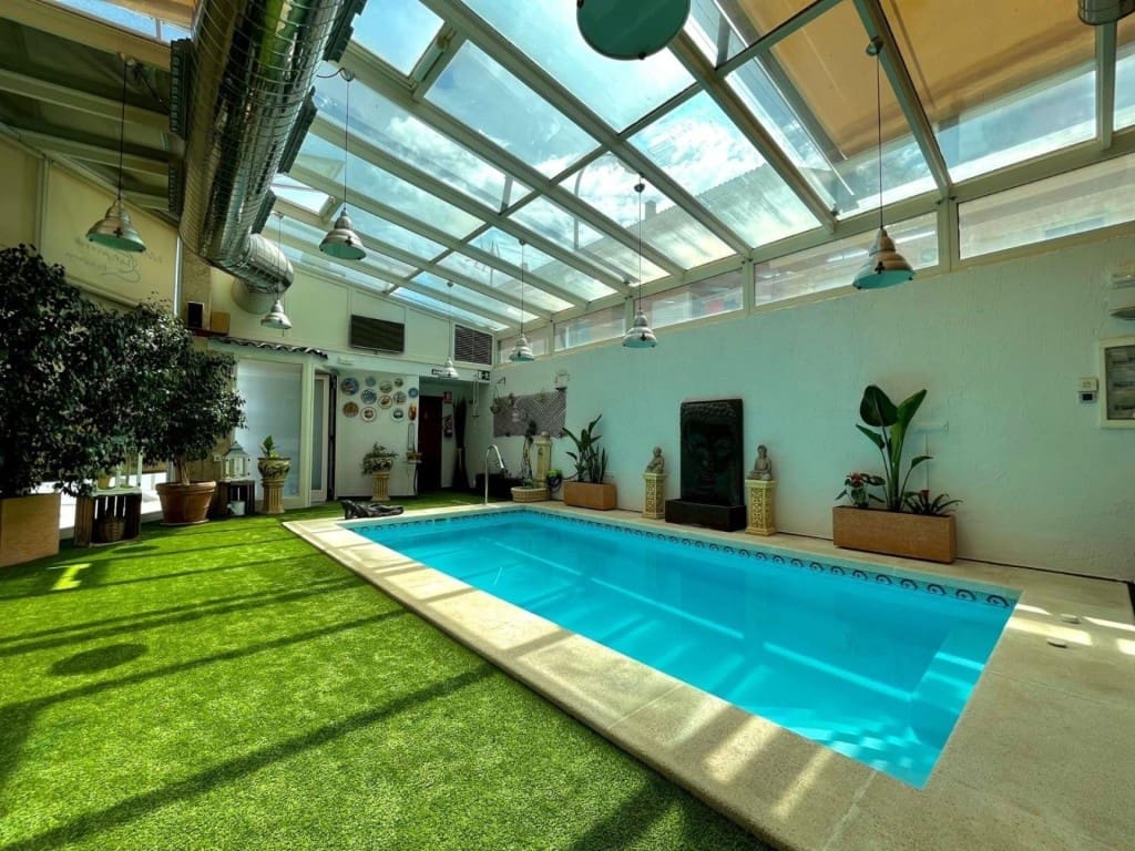 4 bedroom Villa for sale in Sax with pool garage - € 359,999 (Ref: 9851110)