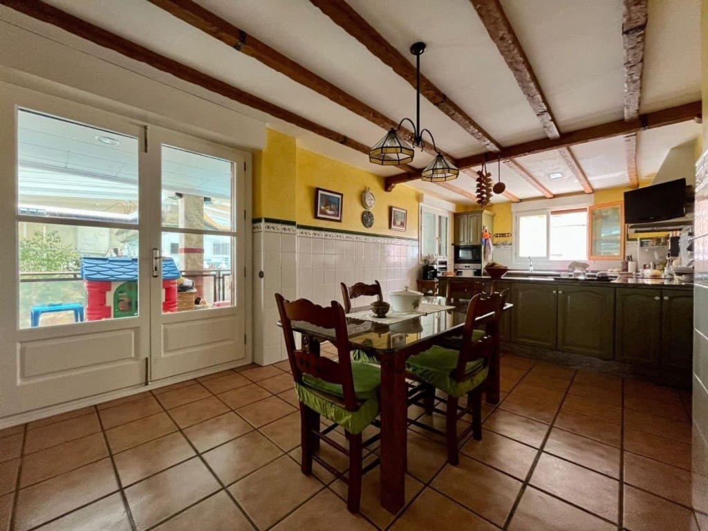 4 bedroom Villa for sale in Sax with pool garage - € 359,999 (Ref: 9851110)