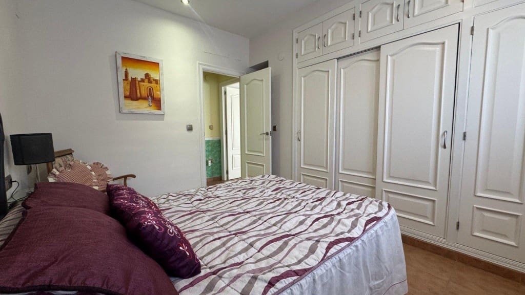 4 bedroom Villa for sale in Sax with pool garage - € 359,999 (Ref: 9851110)