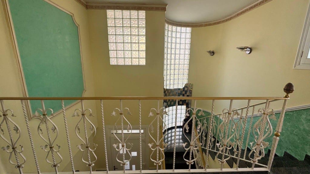 4 bedroom Villa for sale in Sax with pool garage - € 359,999 (Ref: 9851110)