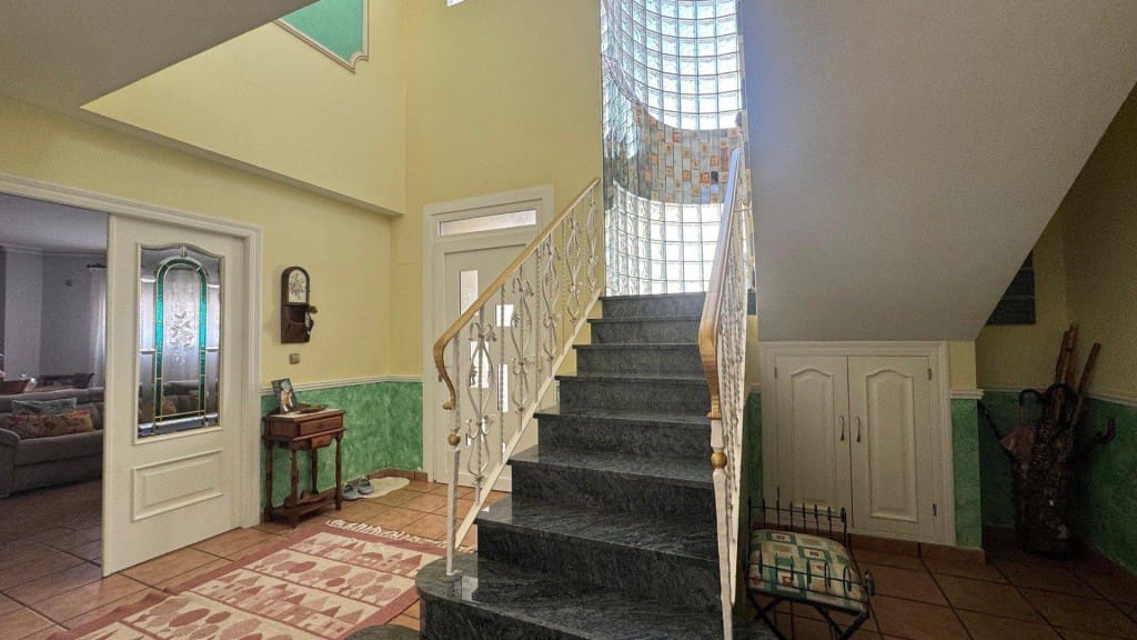 4 bedroom Villa for sale in Sax with pool garage - € 359,999 (Ref: 9851110)