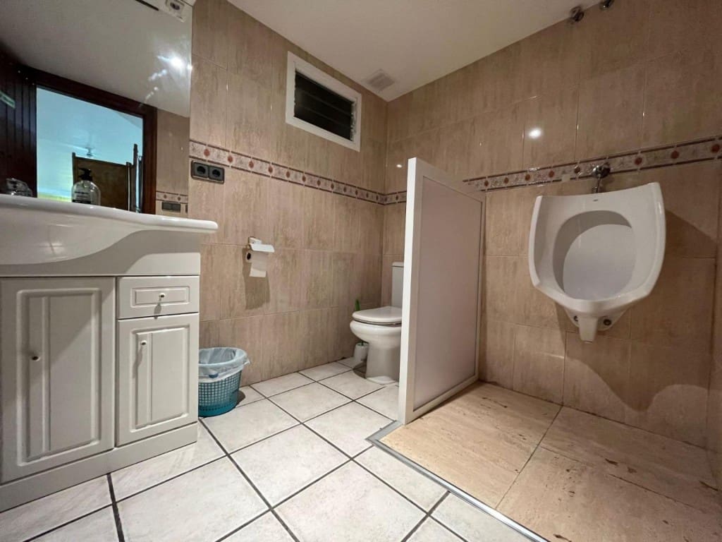 4 bedroom Villa for sale in Sax with pool garage - € 359,999 (Ref: 9851110)