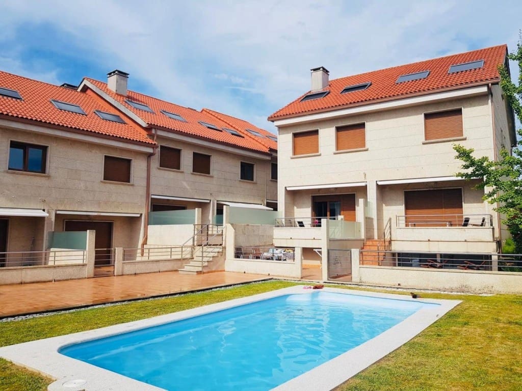 5 bedroom Terraced Villa for sale in Sanxenxo with pool garage - € 480,000 (Ref: 9851111)
