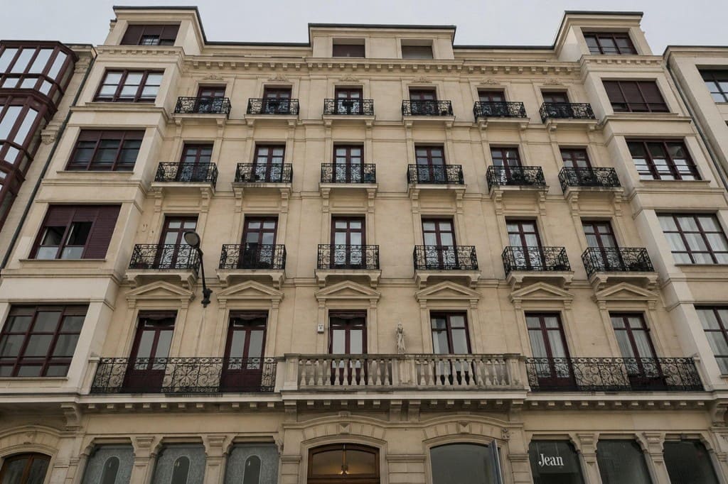 3 soveværelse Lejlighed til salg i Bilbao - € 840.000 (Ref: 9851114)