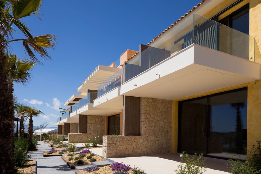 2 bedroom Apartment for sale in Cuevas del Almanzora - € 300,000 (Ref: 9852360)