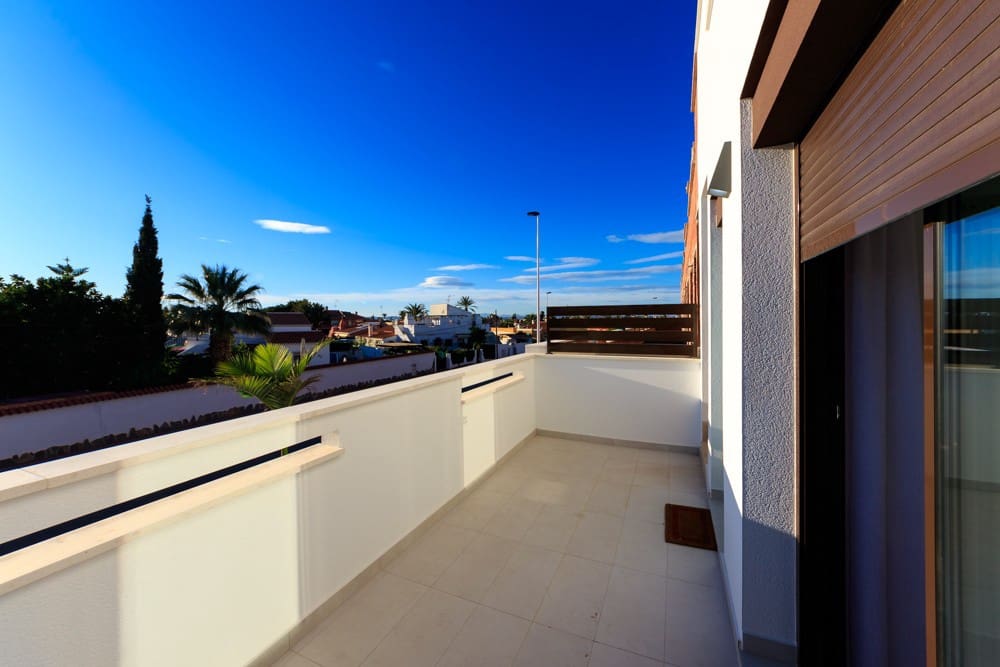 4 soveværelse Rækkehus til salg i Pilar de la Horadada med swimmingpool - € 369.900 (Ref: 9852413)
