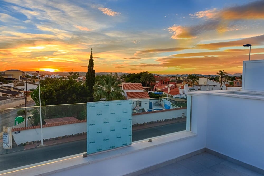 4 soveværelse Rækkehus til salg i Pilar de la Horadada med swimmingpool - € 369.900 (Ref: 9852413)